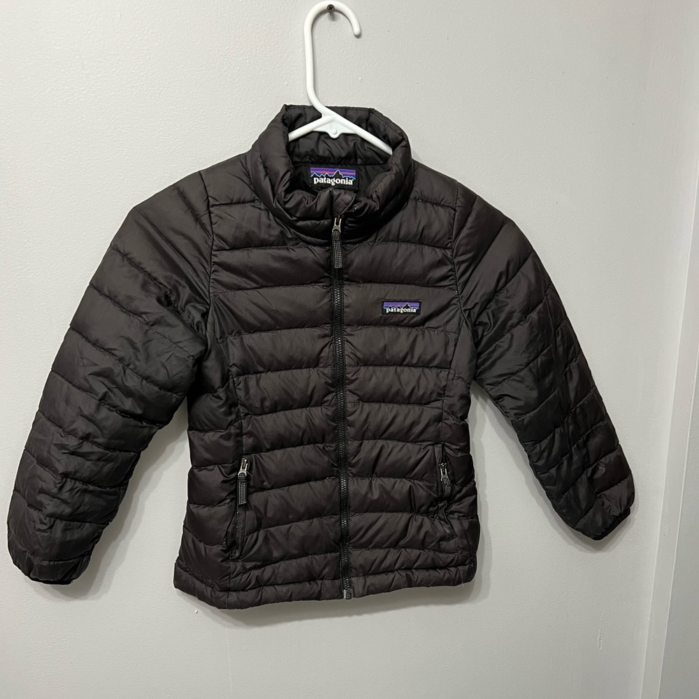 Kids Patagonia Down Jacket in Black size XS (5-6)